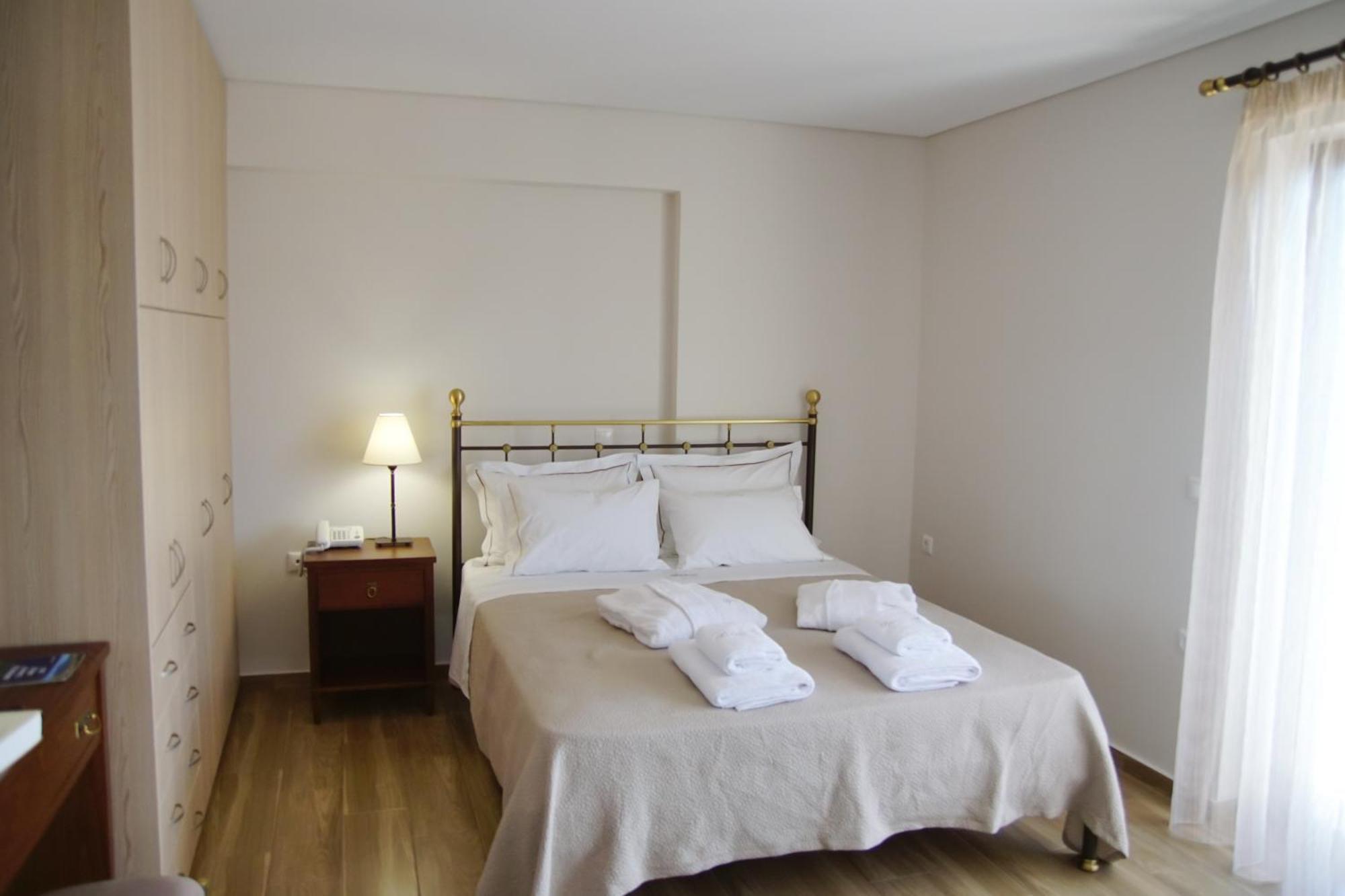 Treanto Nafpaktos Boutique Hotel Room photo